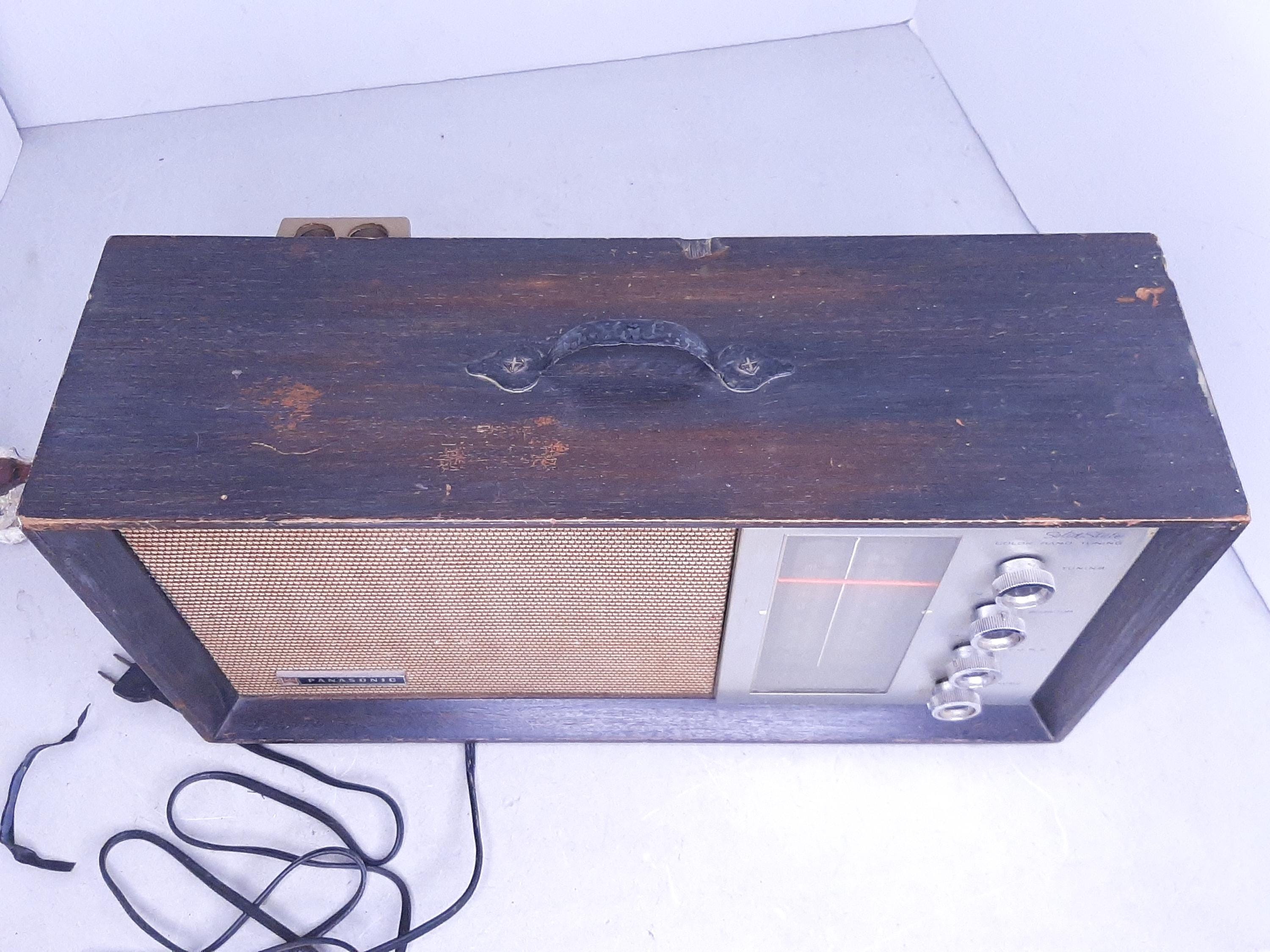 Vintage Panasonic RE 7257 AM FM Radio With Tweed Speaker Cover