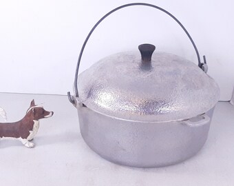 Vintage Club 4.5Qt Hammered Aluminum Dutch Oven with Bail Arm, Club Hammercraft Cookware, Excellent Used Condition, Light Wear, Very Clean