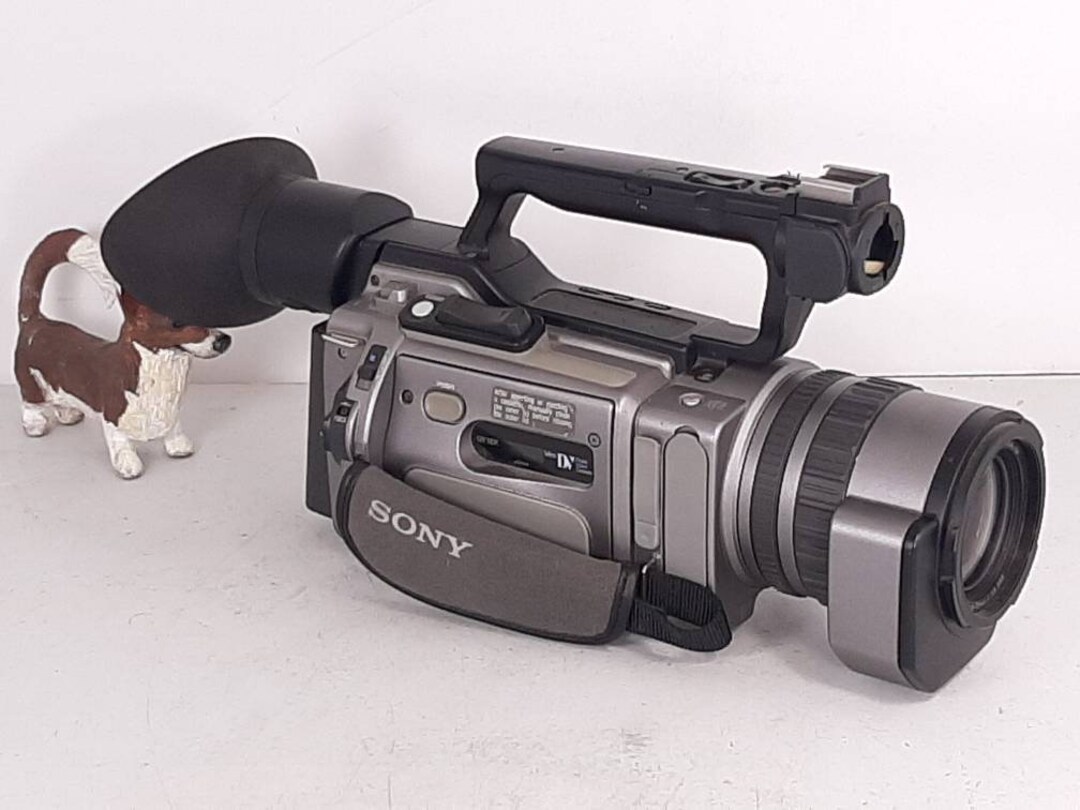 Vintage Sony Handycam DCRVX2100 3CCD Super Steadyshot Minidv Camera