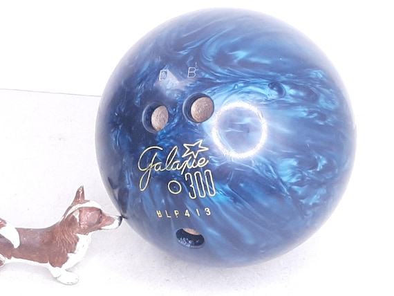 Vintage Galaxie 300 Blue Swirl Bowling Ball, 14lb 9oz Ball