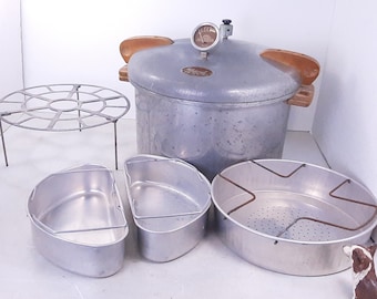 Vintage 1940s National Pressure Cooker Co No 7 16qt Pressure Cooker with Accessories, Works, Good Condition, Some Oxidation and Discoloratio