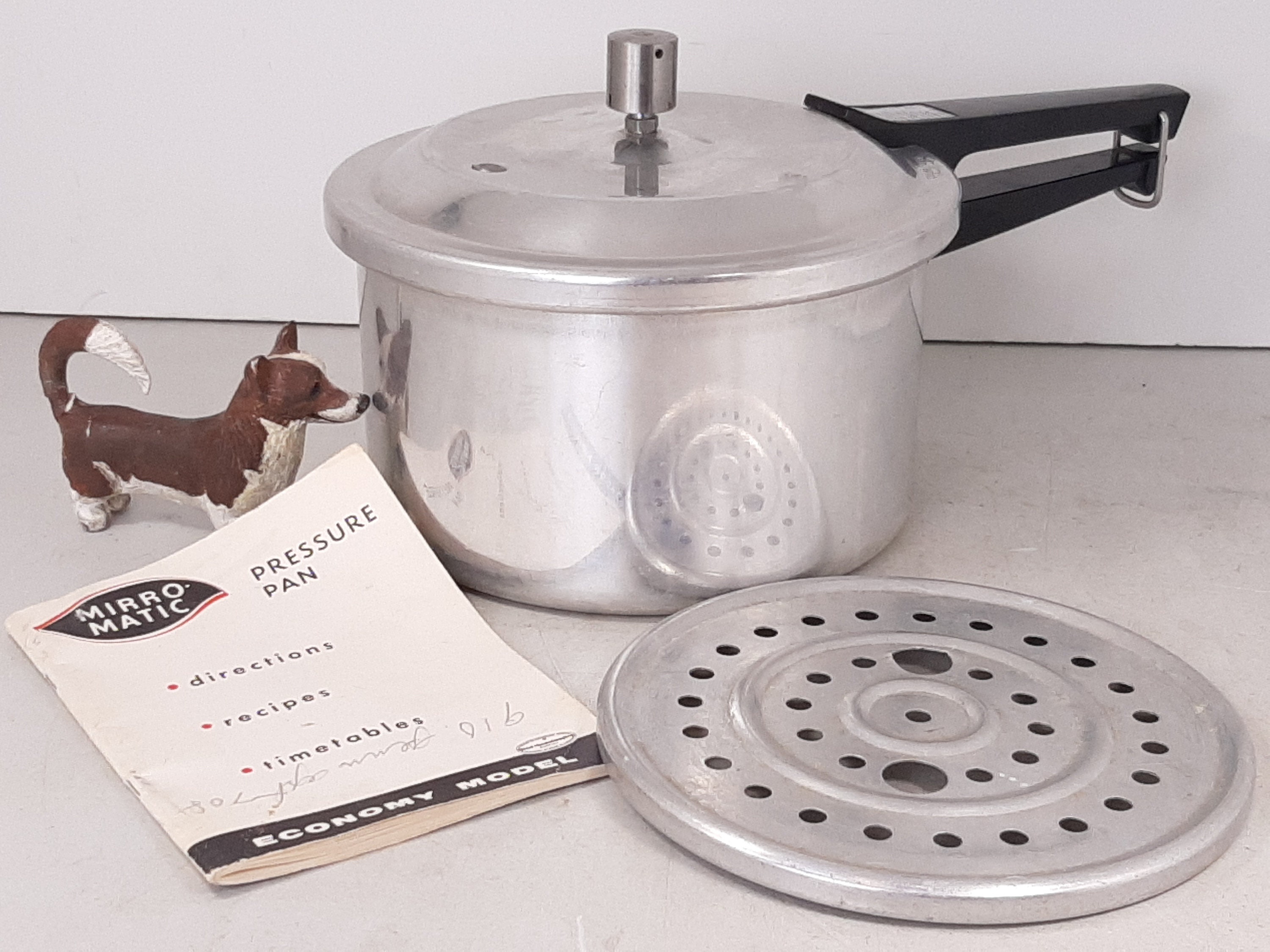 Vintage Mirro Matic Pressure Cooker 4 Quart – Ma and Pa's Attic ®