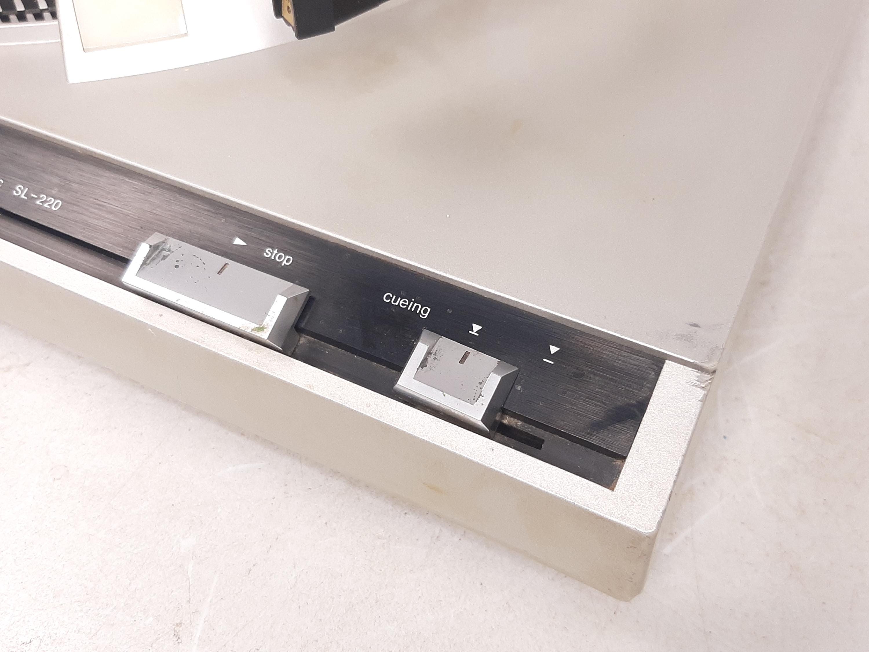 Platine Vinyle Technics SL-220 – Vintage – Pour Pièces/réparation