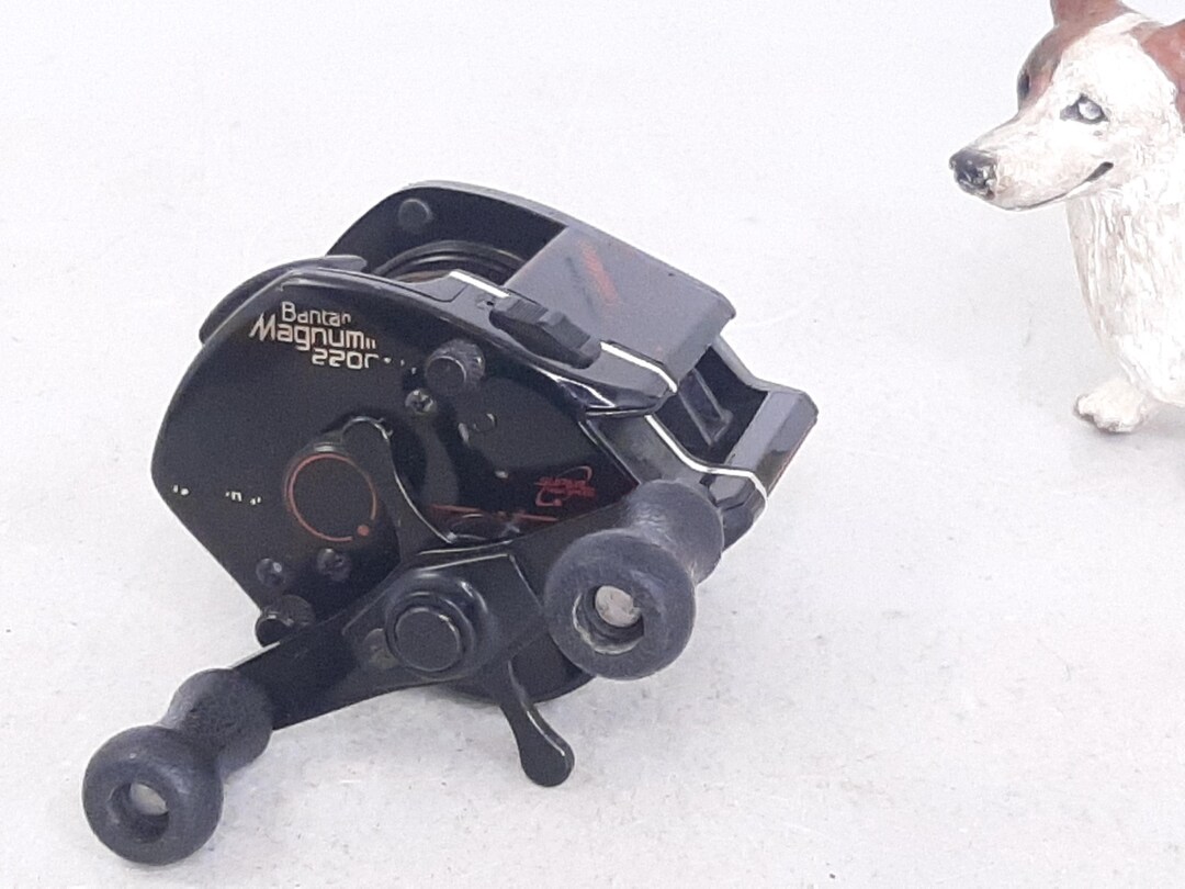 Vintage Shimano Bantam Magnumlite 2200SG Baitcasting Reel