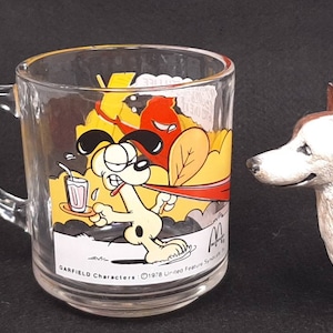Vintage 1978 McDonald&#39;s Garfield and Odie Glass Mug, It&#39;s Not a Pretty Life But Somebody Has To Live It, Vintage Garfield Collector Cup