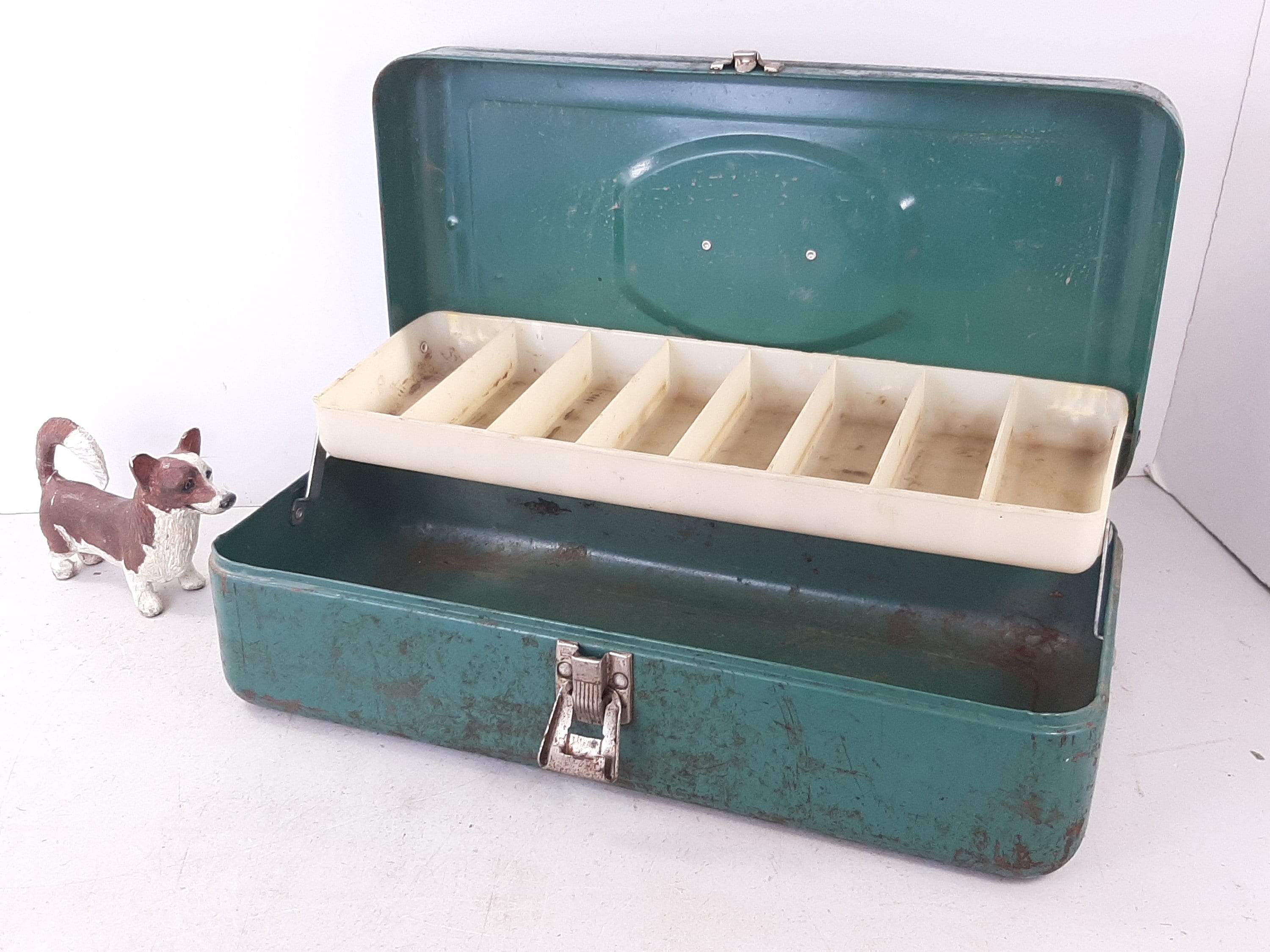 Vintage Preowned Cast Craft Fishing Tackle Box And Tackle, Craft Tackle Box