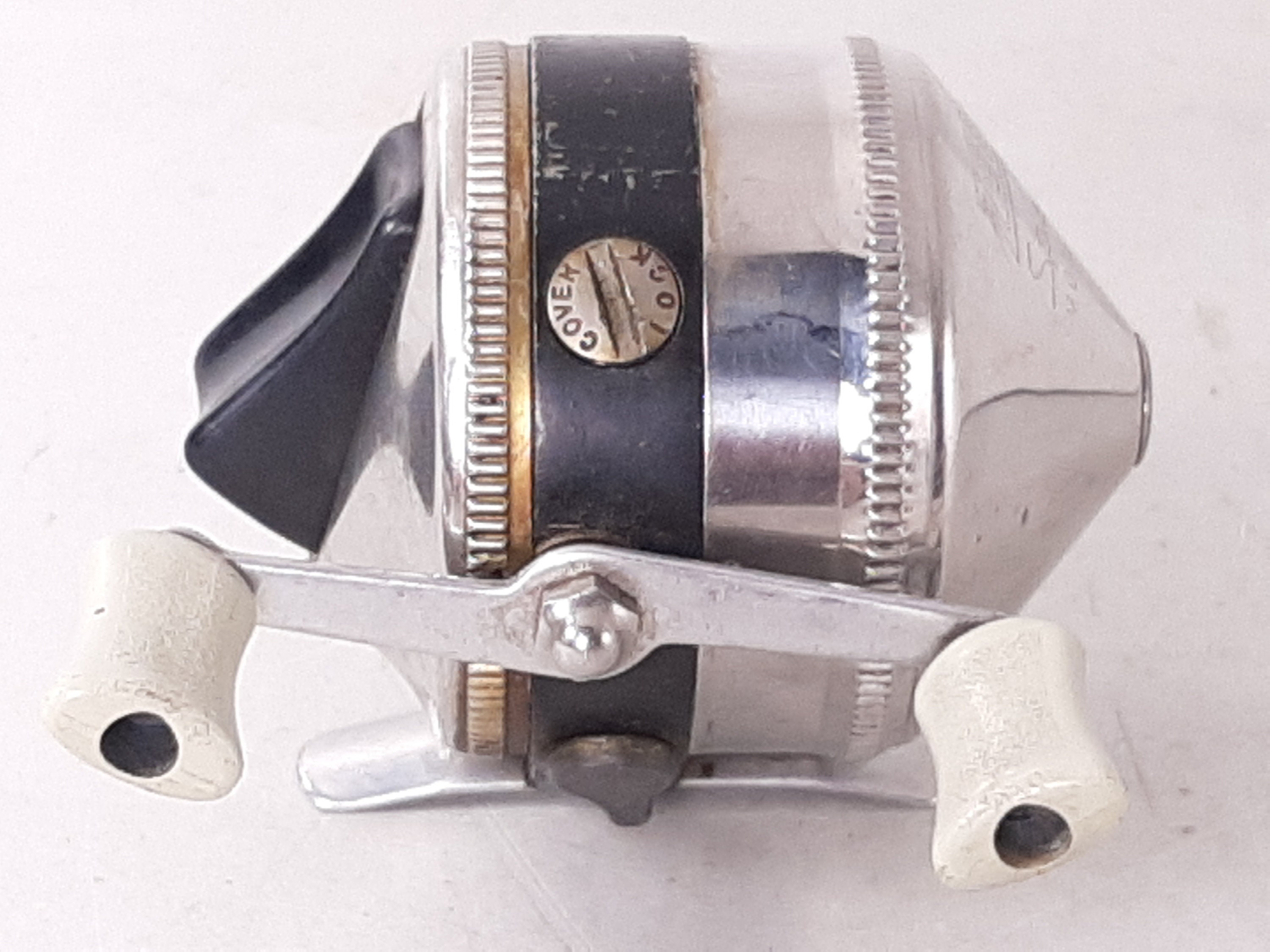 Vintage Zebco Spinner Model 33 Spincasting Reel With Single Rivet Foot, No  Damage, Mild Wear, Works Properly but Needs Cleaning & Lube 