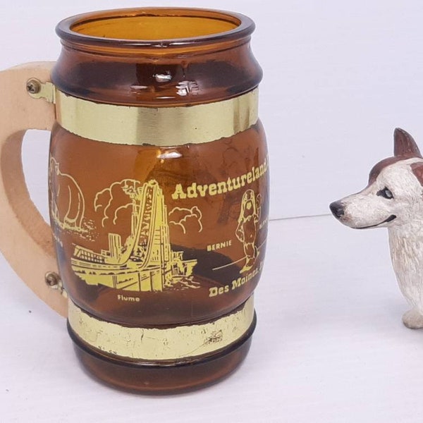 Vintage Amber Glass Mug with Wooden Handle, 12oz. Adventureland Des Moines Souvenir Mug with Wood Handle Made in Taiwan, Very Good Condition