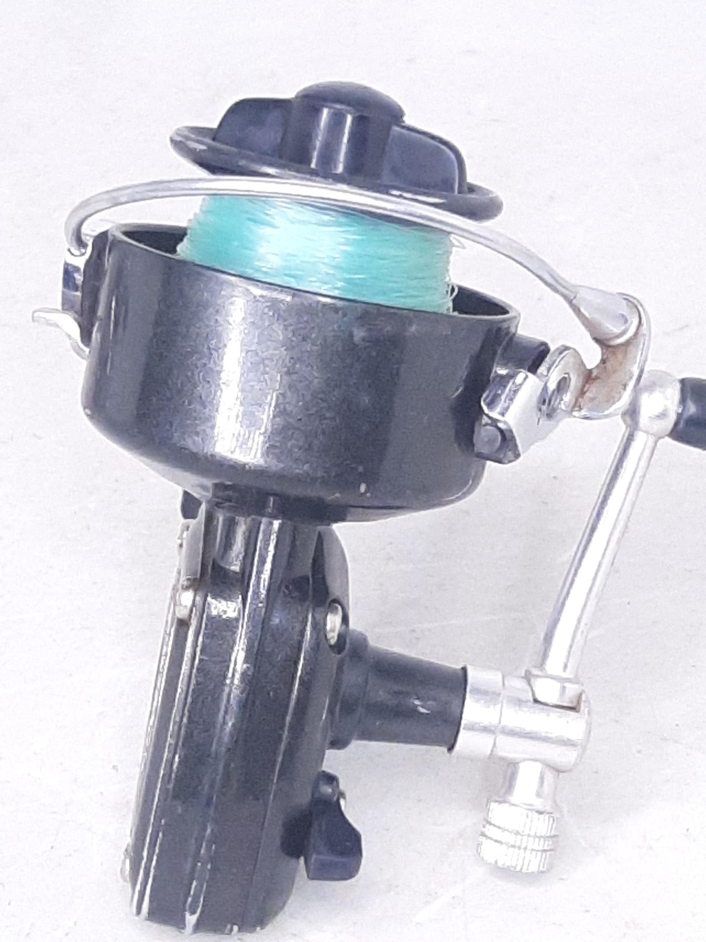 Vintage Shakespeare Ball Bearing 2200 Ultra Light Spinning Reel