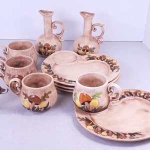 10pc. Set of Vintage 1970s arnel's Mushroom Motif Plates and Cups with Two Cruets, one cup with repaired handle, Otherwise Great Condition