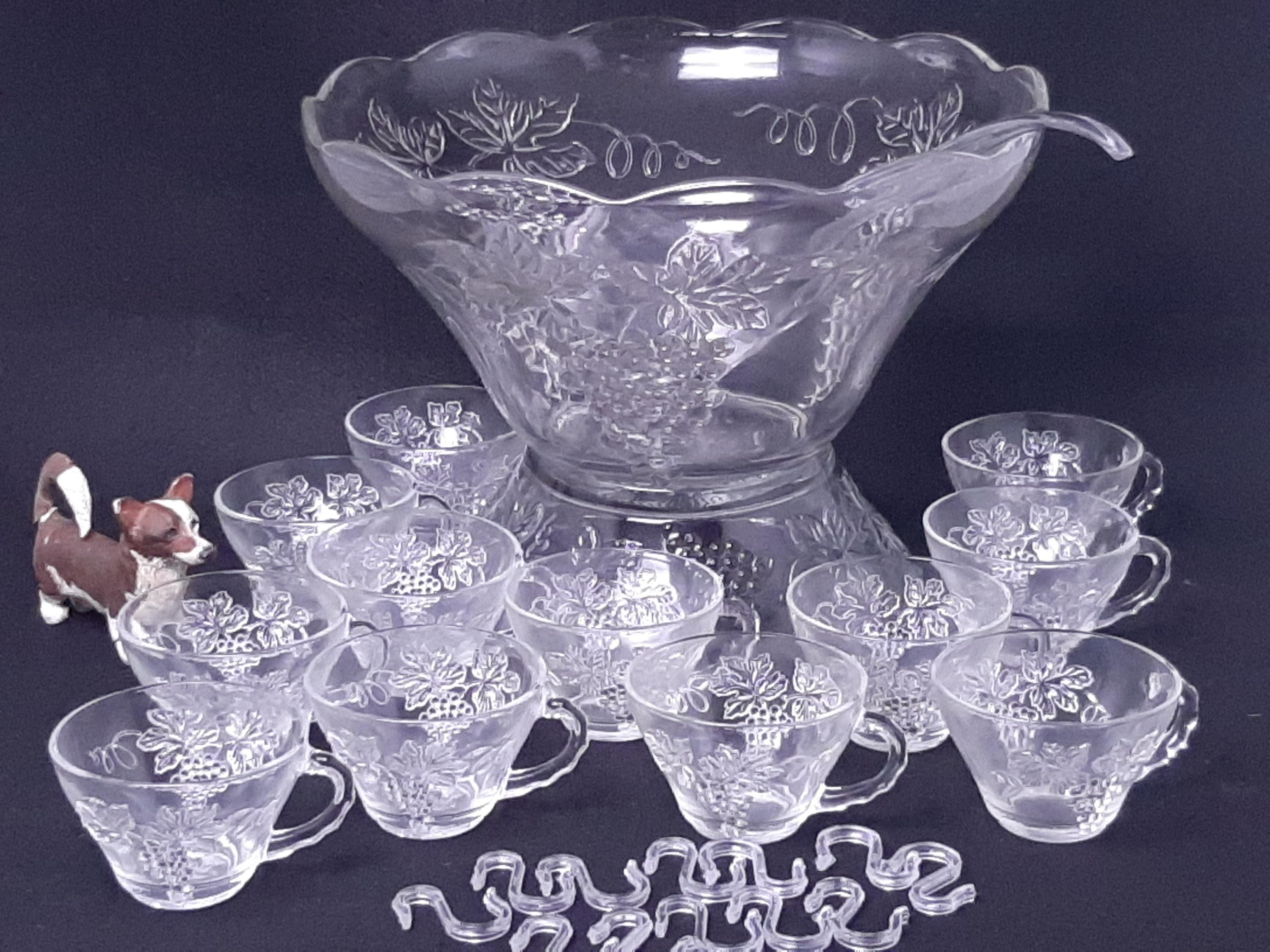 ヴィンテージ　カップボード　grape bunch Indiana Glass ( 8 Piece ) Lime Green IRIDESCENT Carnival