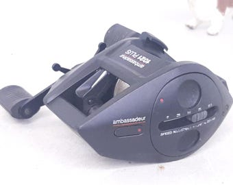 Vintage Ambassadeur 1021 Plus Baitcasting Reel, Multi Function