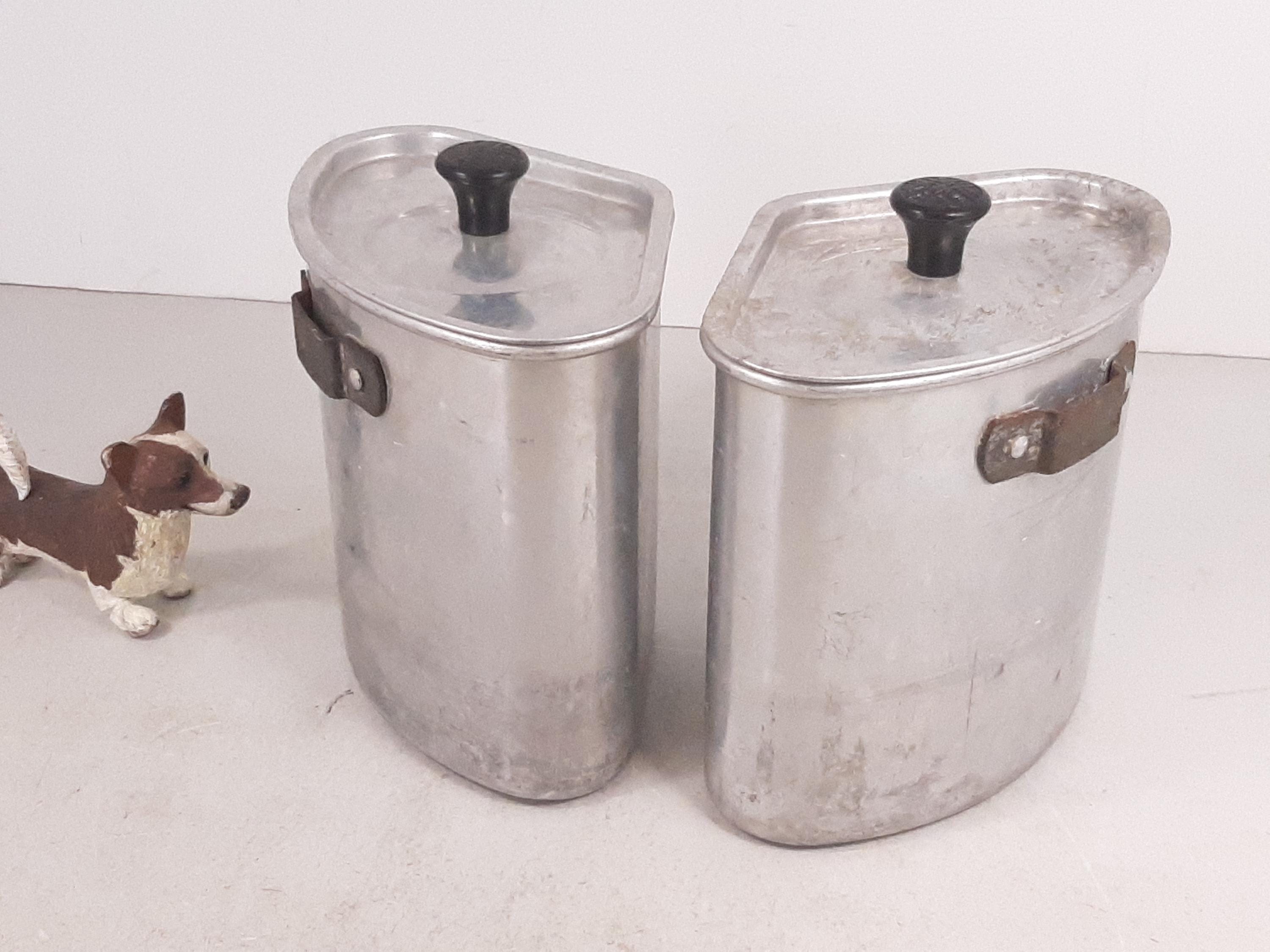 Pair of Vintage Wear Ever Aluminum Triangular Pots With Lids, No