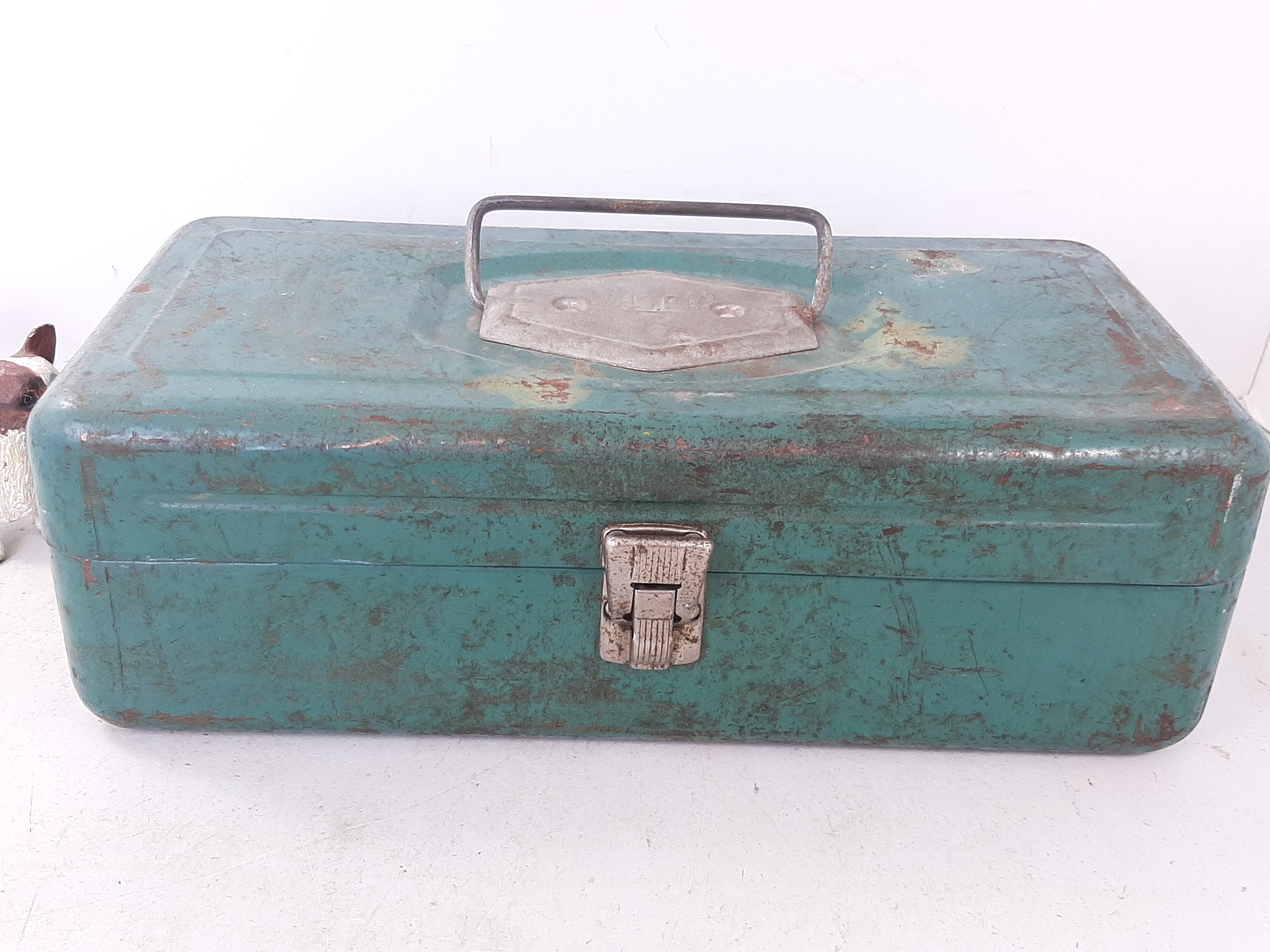 Vintage Victor Metal Tackle Box With One Plastic Tray by Atco