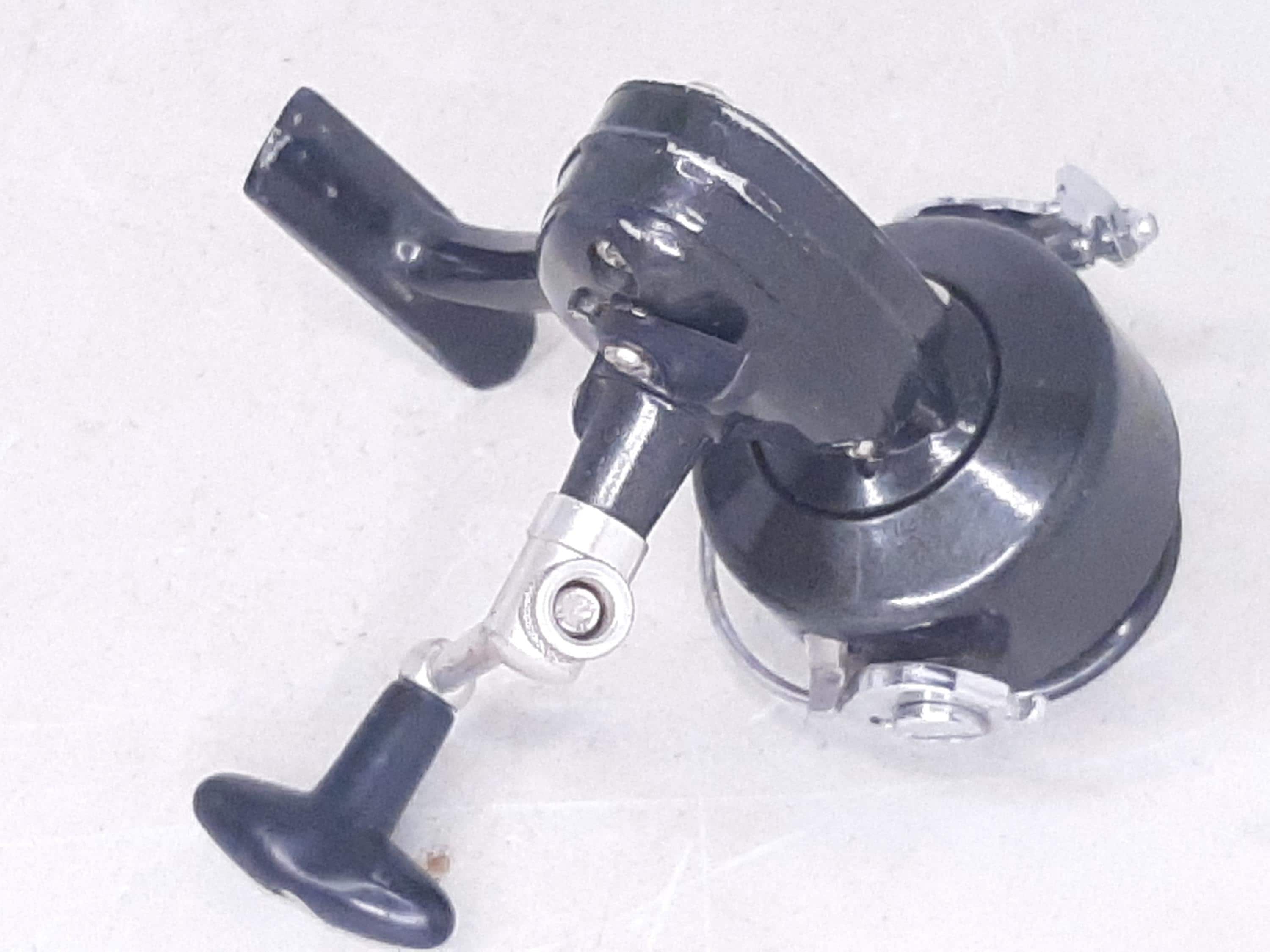 Vintage Shakespeare Ball Bearing 2200 Ultra Light Spinning Reel