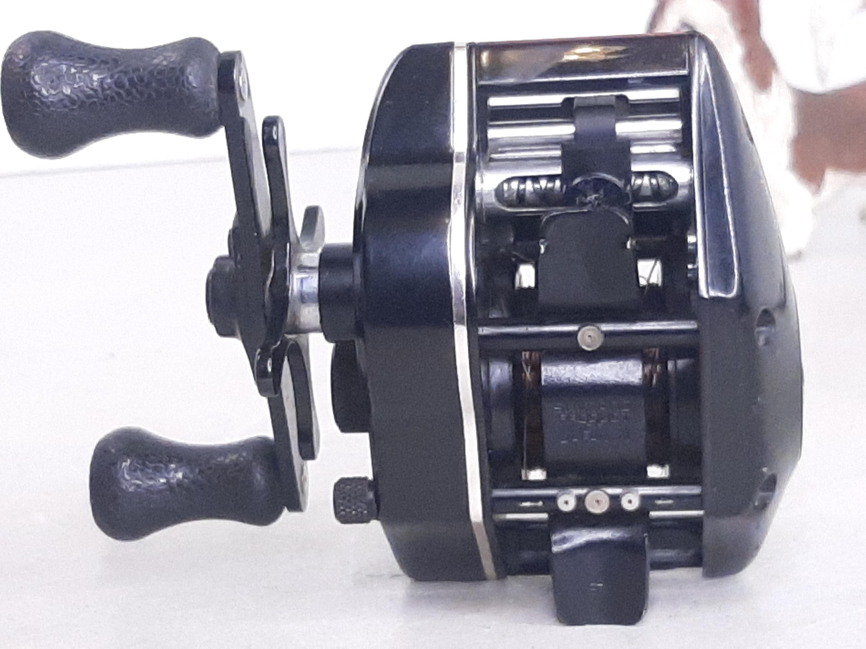 Vintage Shimano Bantam Magnumlite 2200SG Baitcasting Reel