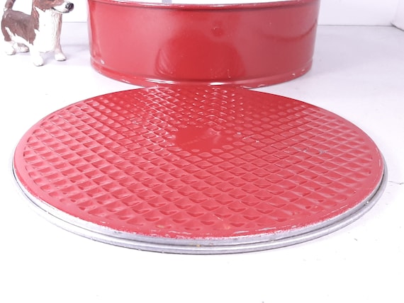  Nordic Ware 9-Inch Springform Pan, 9 Inch, Red: Springform Cake  Pans: Home & Kitchen