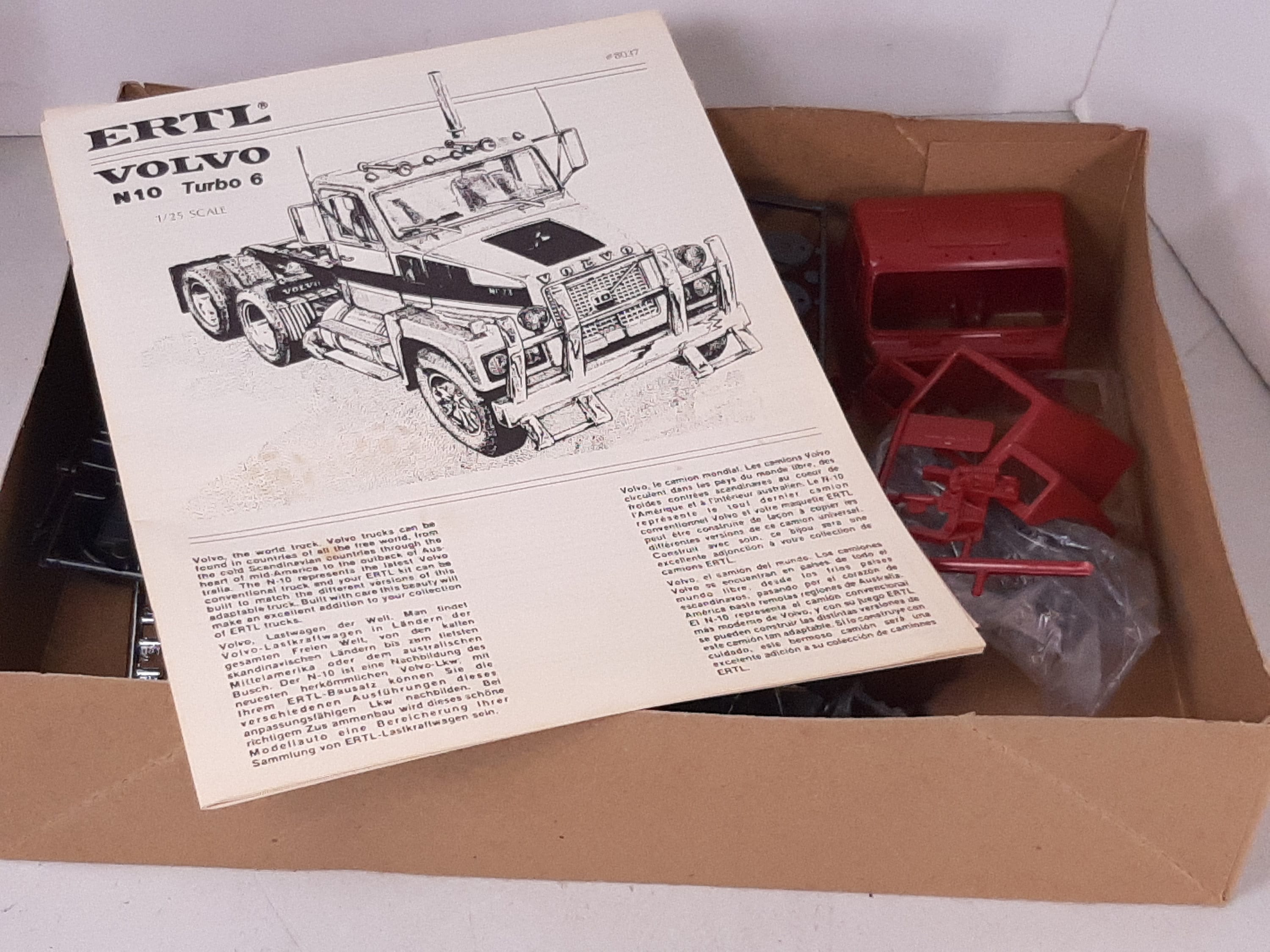 Vintage Ertl Volvo N-10 Turbo 6 Semi 1 25 Scale Model Kit Vintage Ertl Volvo N-10 Turbo 6 Semi 1 25 Scale Model Kit