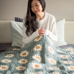 Cozy Days Daisy Blanket Crochet Pattern