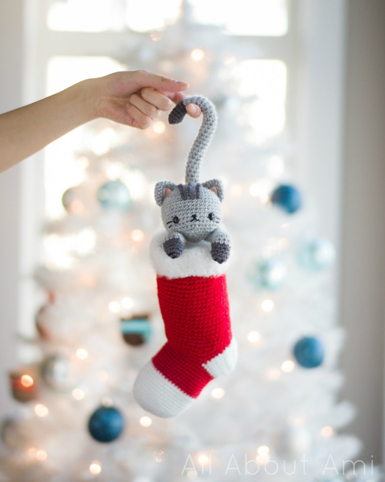 Chester the Christmas Cat Crochet Pattern image 1