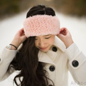 Crochet Faux Fur Mittens & Headband Patterns image 5