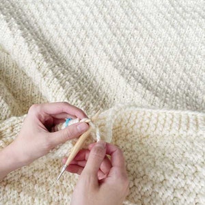 Chunky Dotty Blanket Knit Pattern image 6
