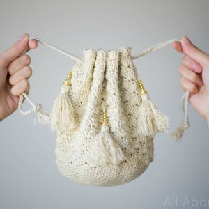 Regency Reticule Crochet Pattern image 1