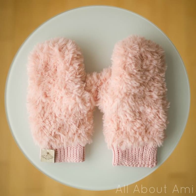 Crochet Faux Fur Mittens & Headband Patterns image 9