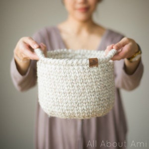 Waistcoat Basket Crochet Pattern image 3