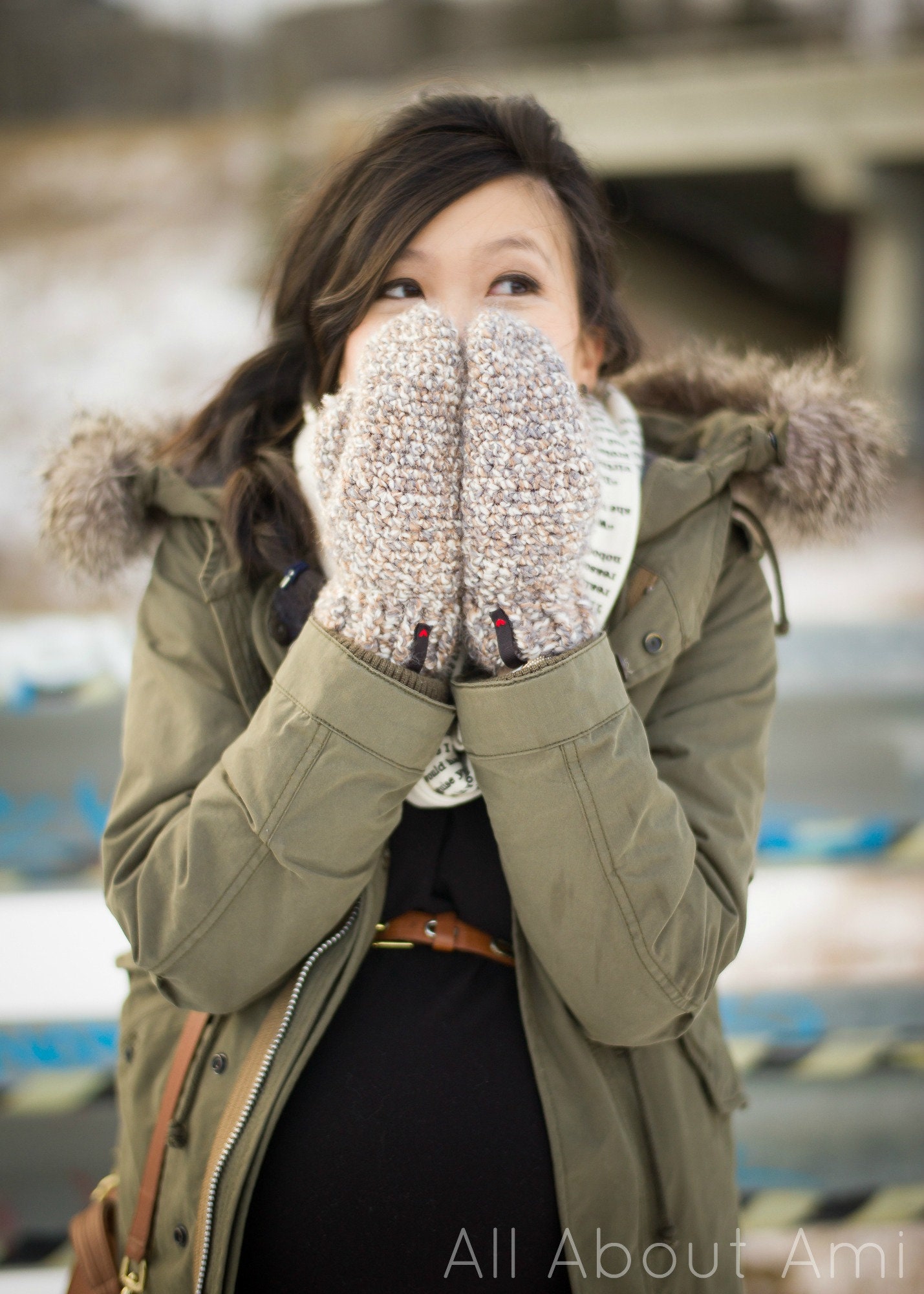 39 Crochet Mittens with Ornaments, Fingerless Mitts, and Baby Sets 13 Cozy Crochet Mittens