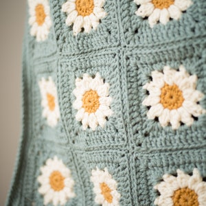 Cozy Days Daisy Blanket Crochet Pattern image 5