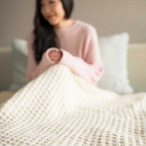 Chunky Dotty Blanket Knit Pattern image 5