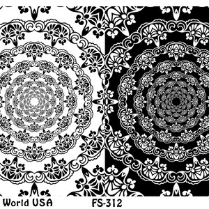 Peut inclure: Image en noir et blanc d'un motif circulaire répétitif avec des détails complexes. Le motif est symétrique et crée une impression de profondeur et de mouvement. L'image est divisée en deux sections, l'une avec un fond blanc et l'autre avec un fond noir. Le texte "Art Clay World USA" apparaît en bas à gauche de l'image, et le texte "FS-312" apparaît en bas au centre de l'image. Le texte "Pamm" apparaît en bas à droite de l'image.