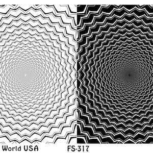 Peut inclure: Un motif abstrait noir et blanc avec un motif en spirale. Le motif est divisé en deux, la partie gauche ayant un fond blanc et la partie droite ayant un fond noir. Le texte "Art Clay World USA" est en bas à gauche de l'image, et le texte "FS-317" est en bas au centre de l'image. Le texte "Aieee" est en bas à droite de l'image.