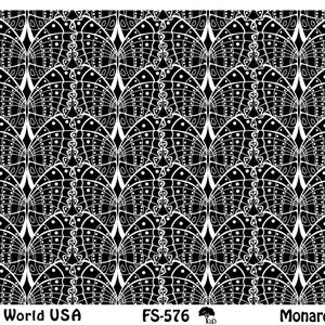 Peut inclure: Motif noir et blanc avec un motif répétitif de papillons stylisés. Le motif s'appelle "Monarch Mania" et provient d'Art Clay World USA. Le numéro du motif est FS-576.