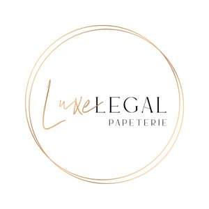 Może przedstawiać: Złote koło z podw&oacute;jną obw&oacute;dką i tekstem "Luxe LEGAL PAPETTERIE" w kolorze czarnym.