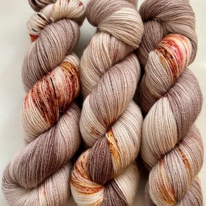 Hand Dyed Yarn Caramel Mochaccino Brown Beige Copper Red Pink Gold Speckled Merino DK Superwash 243 100g image 2