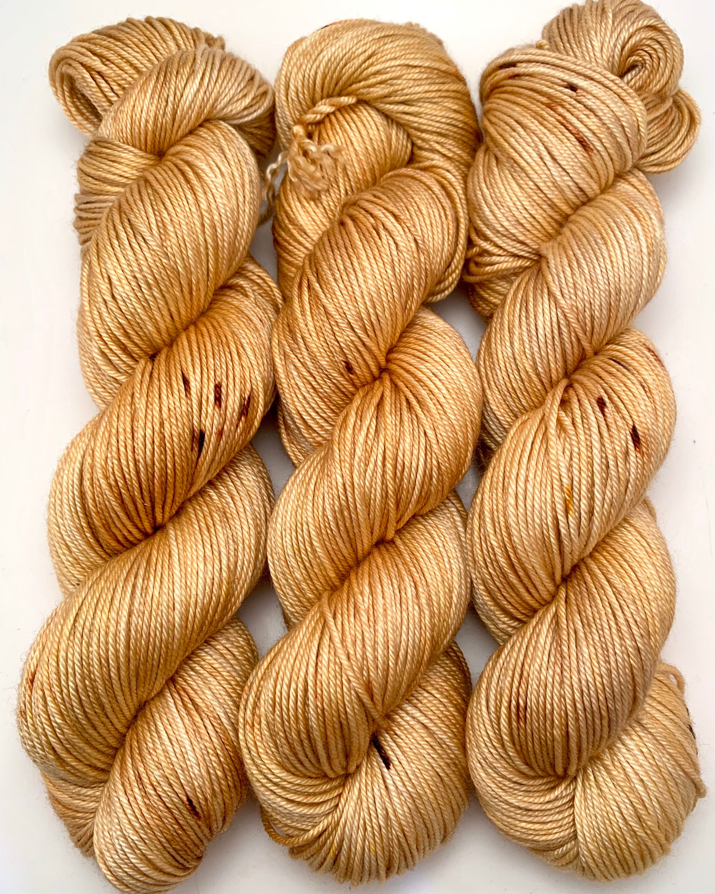 Hand Dyed Yarn wheat Kings Yellow Blonde Gold Tan Brown Speckled Bluefaced  Leicester BFL Fingering Superwash 438yds 100g 