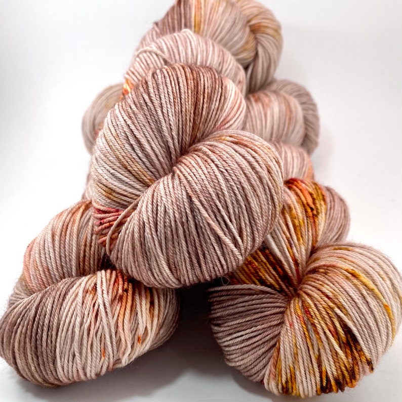 Hand Dyed Yarn Caramel Mochaccino Brown Beige Copper Red Pink Gold Speckled Merino DK Superwash 243 100g image 6