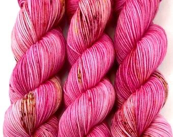 Hand Dyed Yarn "Oink Ponk" Pink Magenta Fuchsia Red Hot Pink Yellow Gold Bordeaux Speckled Merino SW Silk Fingering Singles 437yds 100g