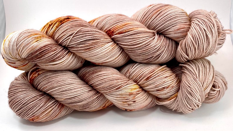 Hand Dyed Yarn Caramel Mochaccino Brown Beige Copper Red Pink Gold Speckled Merino DK Superwash 243 100g image 5