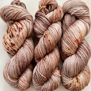 Hand Dyed Yarn Caramel Mochaccino Brown Beige Copper Red Pink Gold Speckled Merino DK Superwash 243 100g image 1