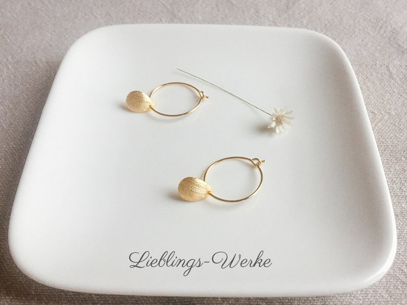 Creolen gold mit Tropfen Sterlingsilber vergoldet, minimalistische Ohrringe, Ohrringe gold, Geschenke für Frauen, Bild 1