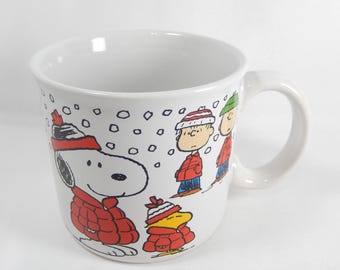 Rare SNOOPY PUFFER Jacket MUG - Peanuts Gang Woodstock Charlie Brown Linus - Large Christmas Winter Coffee / Tea Cup - Snowing Scene New