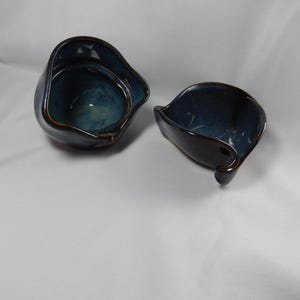 2 Vtg HILBORN POTTERY BOWLS - Pair of Studio Artisan Blue Glazed Pinched Pottery Dishes - Rare Tilted / Angled / Slanted Trinket Candy Dish