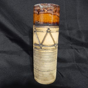 BOB DAWE Tall VASE Brutalist Cylindrical - Red Barn Studio Pottery - Troika Style 1960&#39;s ? - Vintage Round Cylinder Flower Vase - Stunning !