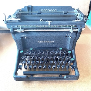 Underwood Typewriter - Etsy