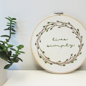 Live Simply hand embroidery pattern - Floral wreath - PDF - Instant download