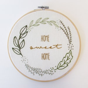 Home Sweet Home hand embroidery pattern Floral wreath PDF Instant download image 1