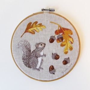 Squirrel and acorns hand embroidery pattern - Thread painting DIY - Autumn Embroidery - PDF Instant download